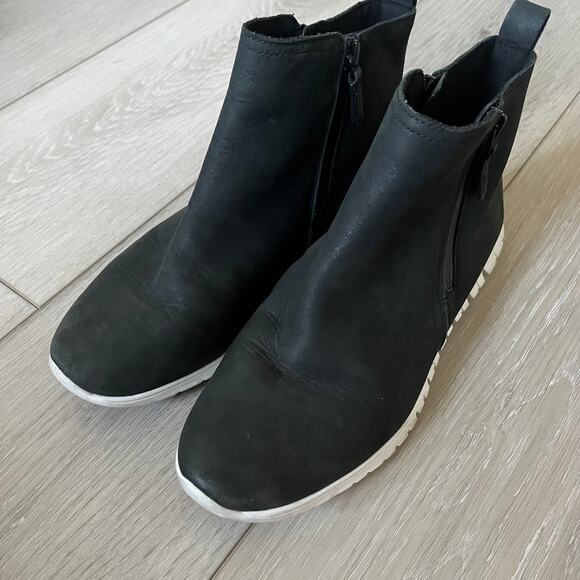 Cole Haan Zerogrand Women's 8 Side Zip Bootie Sneaker Waterproof Black Leather - Picture 3 of 8